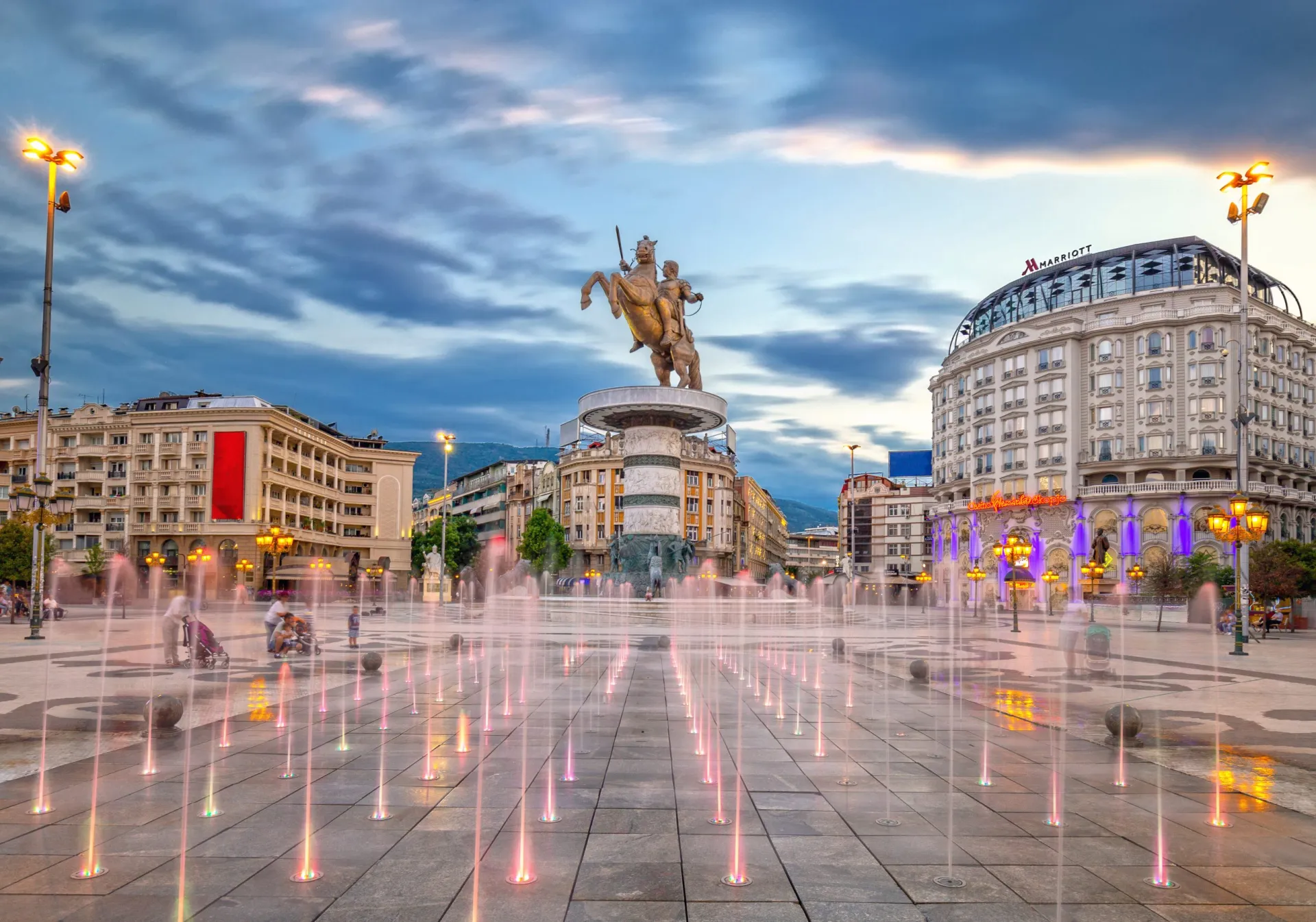 Balkan Güzelleri Ajet Havayolları ile Kosova Makedonya Turu